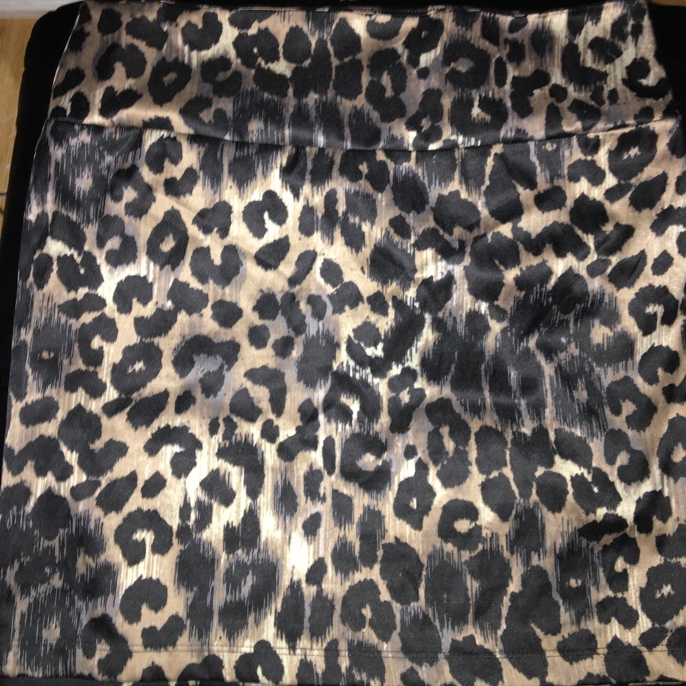 Cheetah silky skirt